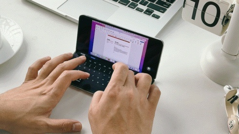 随着科技的飞速发展,移动办公已经成为日常工作中不可或缺的一部分。在手机和电脑之间实现无缝衔接,协同工作,能大大提高工作效率。在此,为您推荐3-5款在手机和电脑上协同工作极佳的软件组合,并特别关注飞聊官方下载和新视界VIP激活码相关内容。这些软件通过云同步功能,满足移动办公的需求。